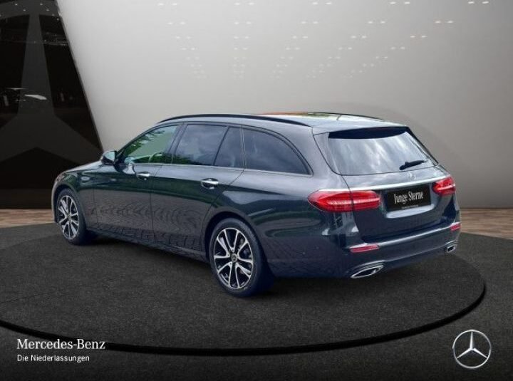 Mercedes Classe E 220 D 4M T 194Ch Avantgarde +SD + AHK + RFK + Garantie