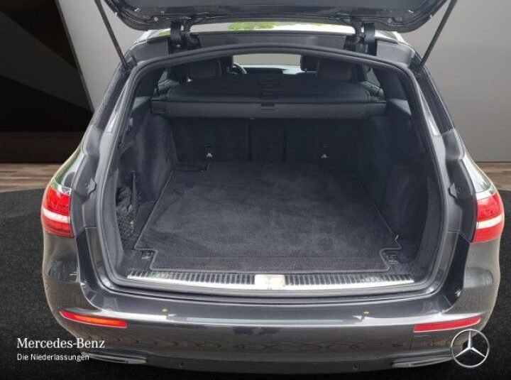 Mercedes Classe E 220 D 4M T 194Ch Avantgarde +SD + AHK + RFK + Garantie