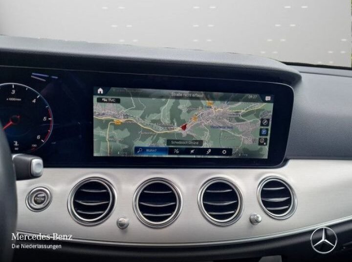 Mercedes Classe E 220 D 4M T 194Ch Avantgarde +SD + AHK + RFK + Garantie
