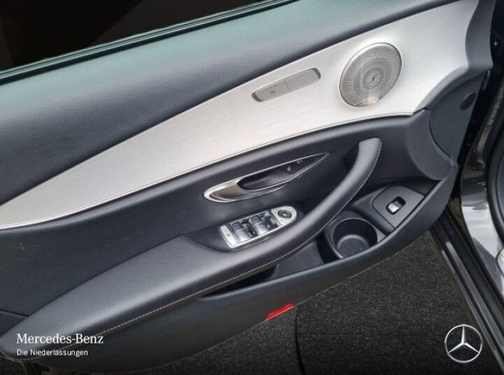 Mercedes Classe E 220 D 4M T 194Ch Avantgarde +SD + AHK + RFK + Garantie