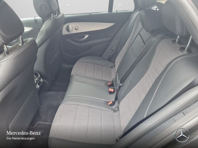 Mercedes Classe E 220 D 4M T 194Ch Avantgarde +SD + AHK + RFK + Garantie