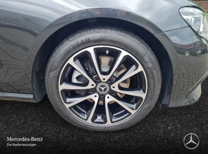 Mercedes Classe E 220 D 4M T 194Ch Avantgarde +SD + AHK + RFK + Garantie